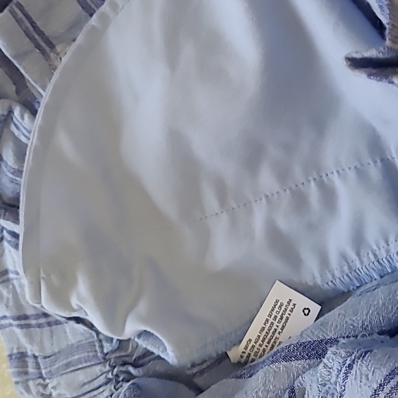 NWOT shorts free with $25 purchase - Picture 7 of 8